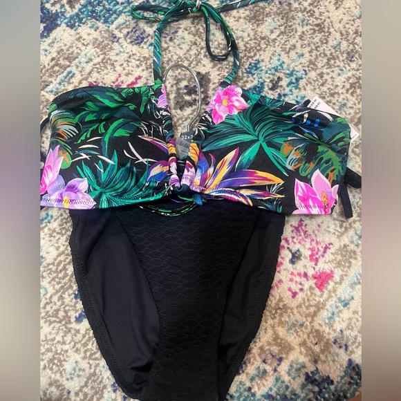 NWT Victoria's Secret bikini - Picture 2 of 10